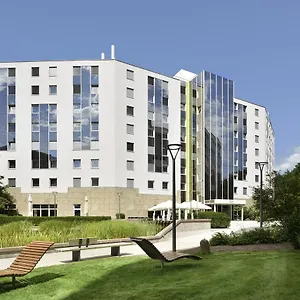Szálloda Novina Suedwestpark